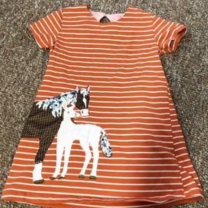 2T horse dress